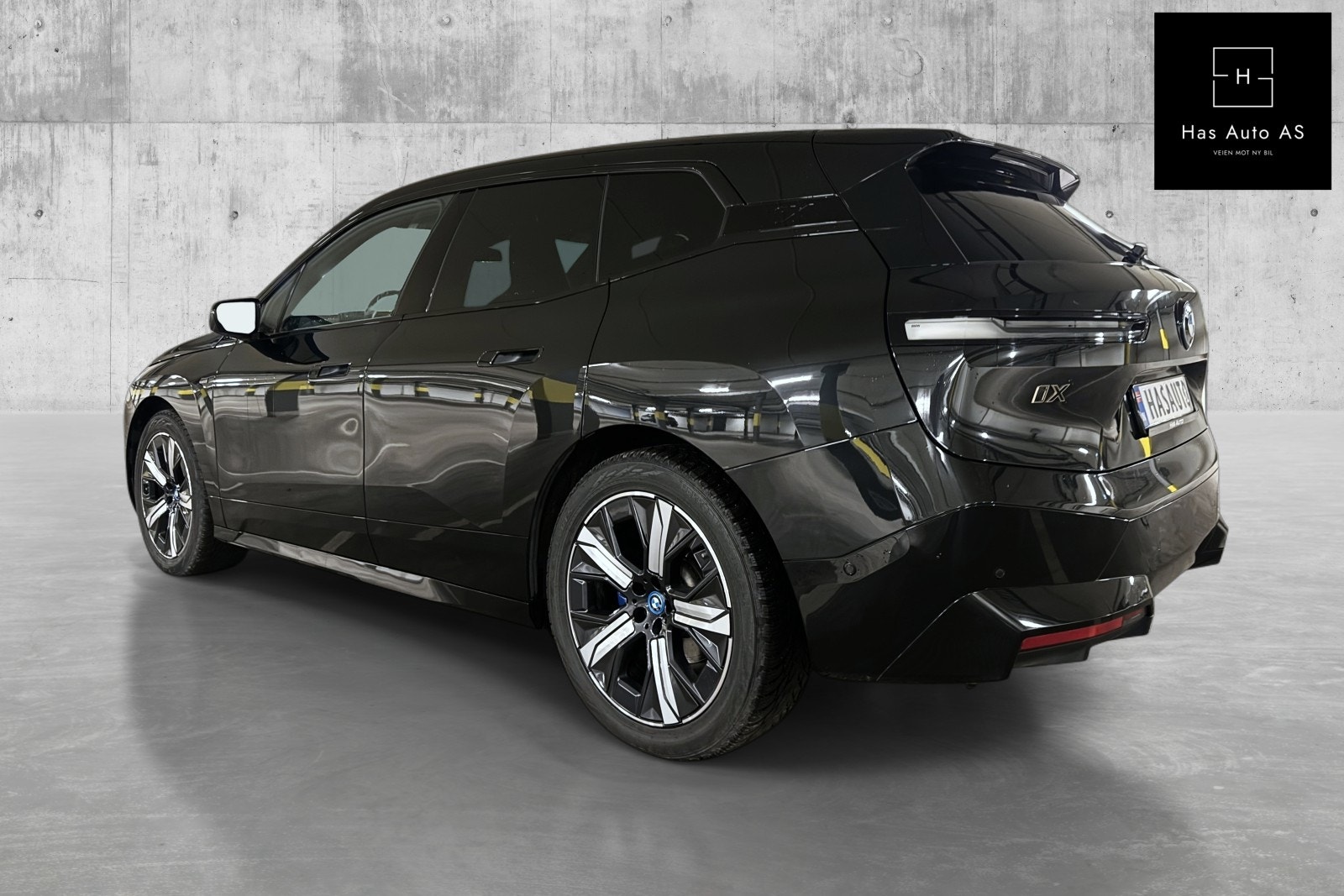 BMW iX M60, 540hp, 2022