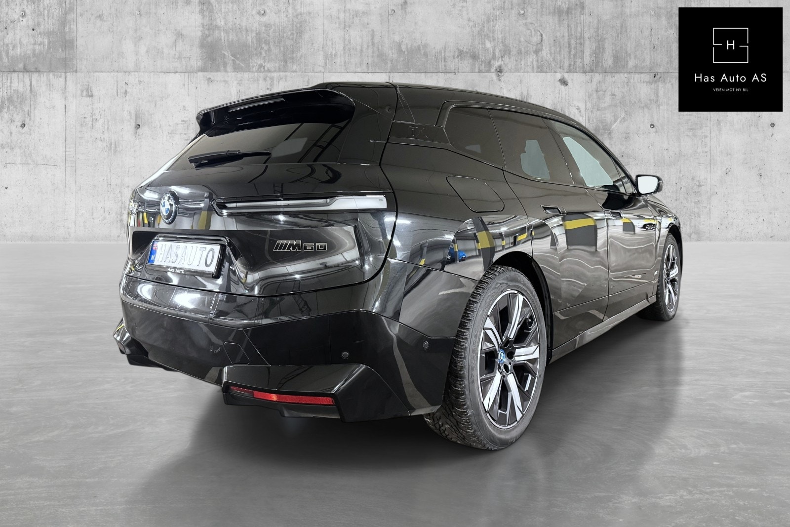 BMW iX M60, 540hp, 2022