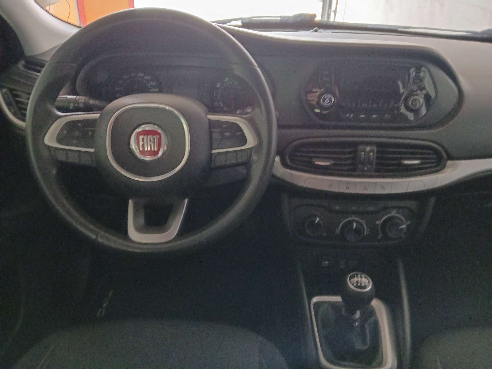 Fiat Tipo 1.4 FIRE Manual, 6-trins, 95ps, 2017