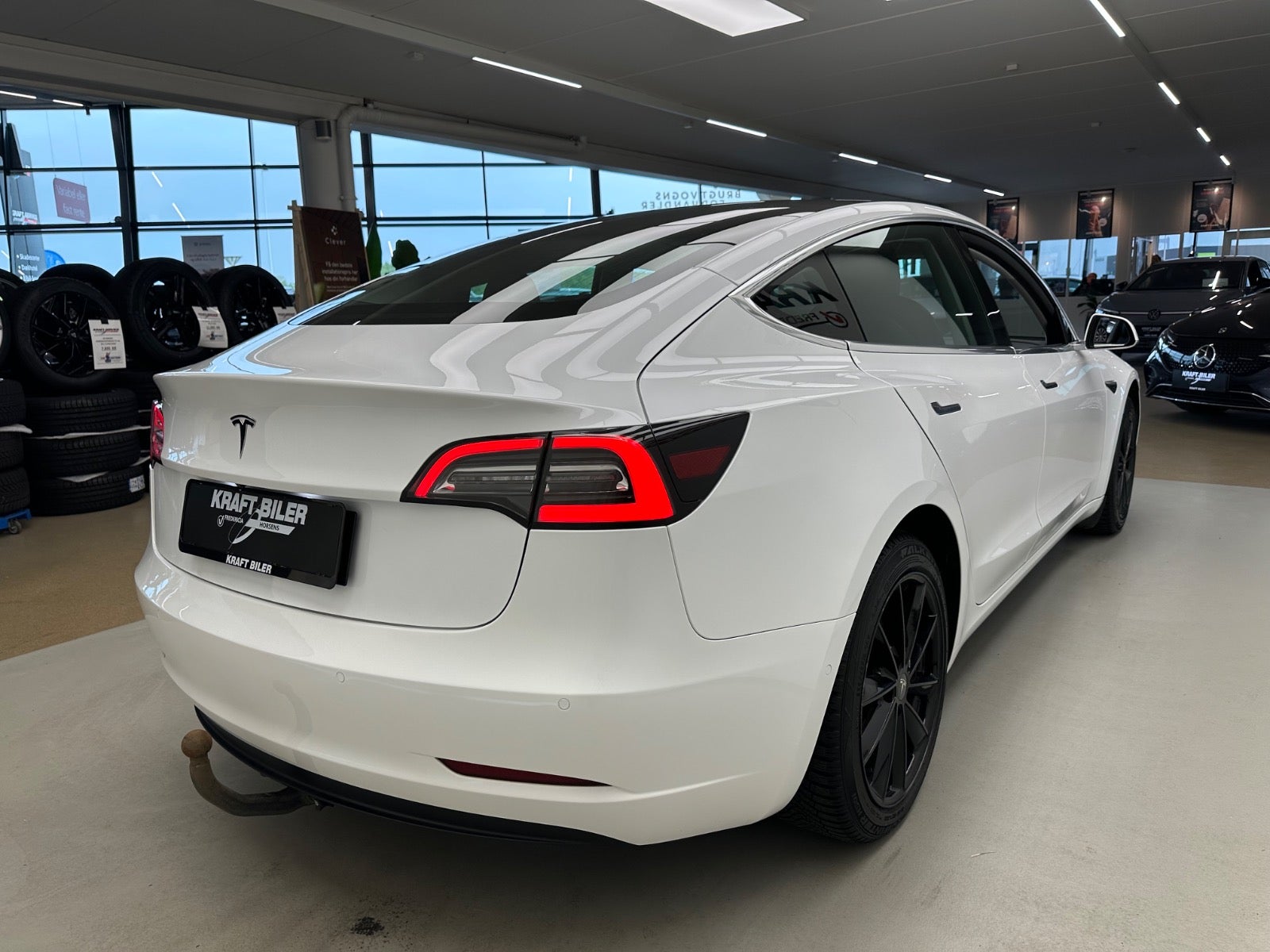 Tesla Model 3 Standard Range Plus, 325hk, 2020