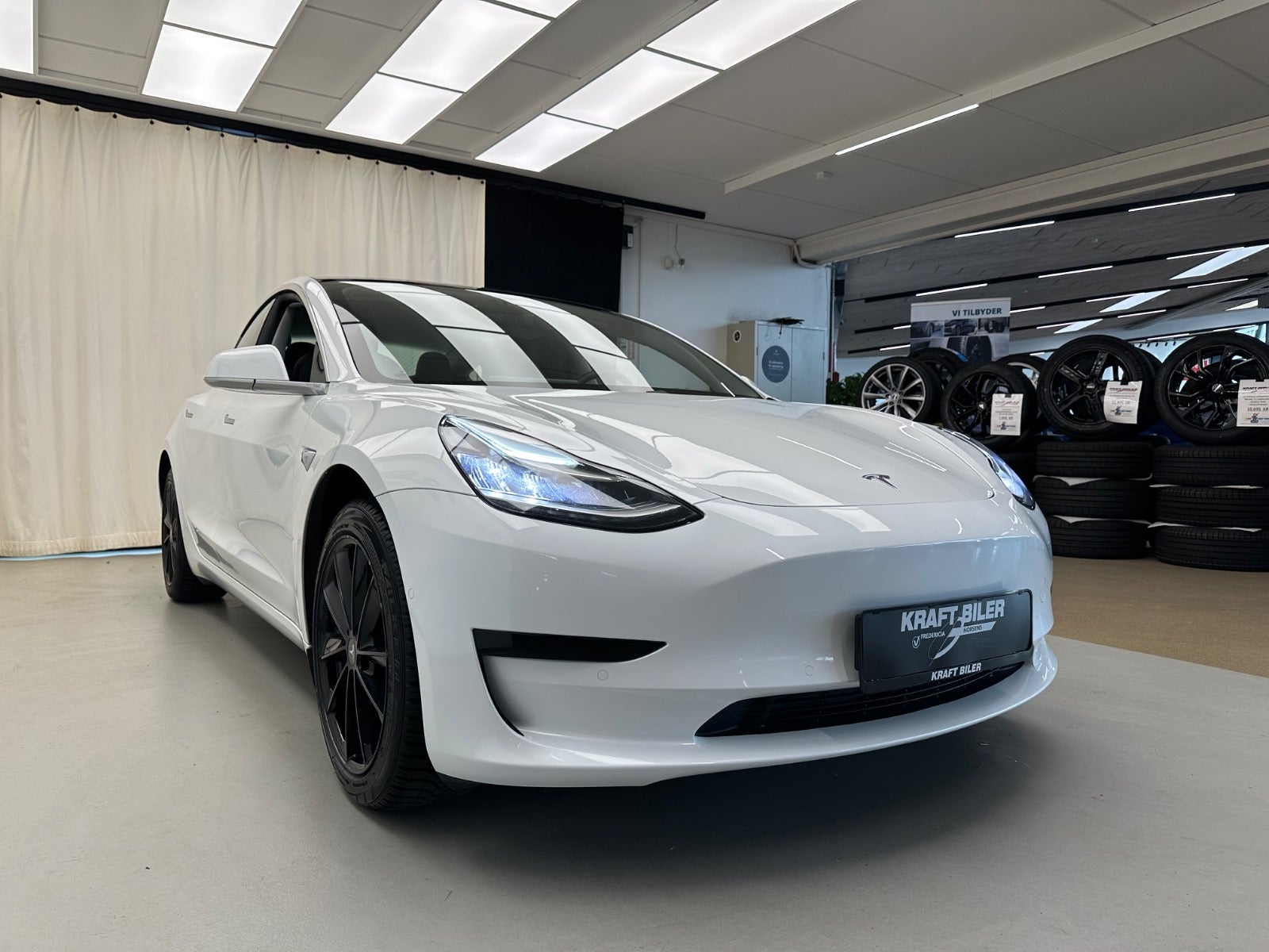 Tesla Model 3 Standard Range Plus, 325hk, 2020