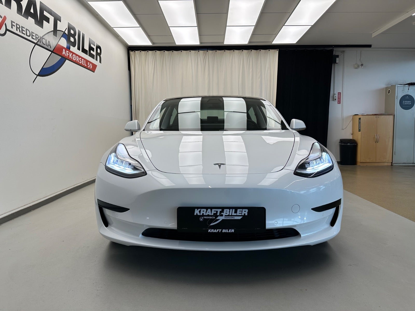 Tesla Model 3 Standard Range Plus, 325hk, 2020