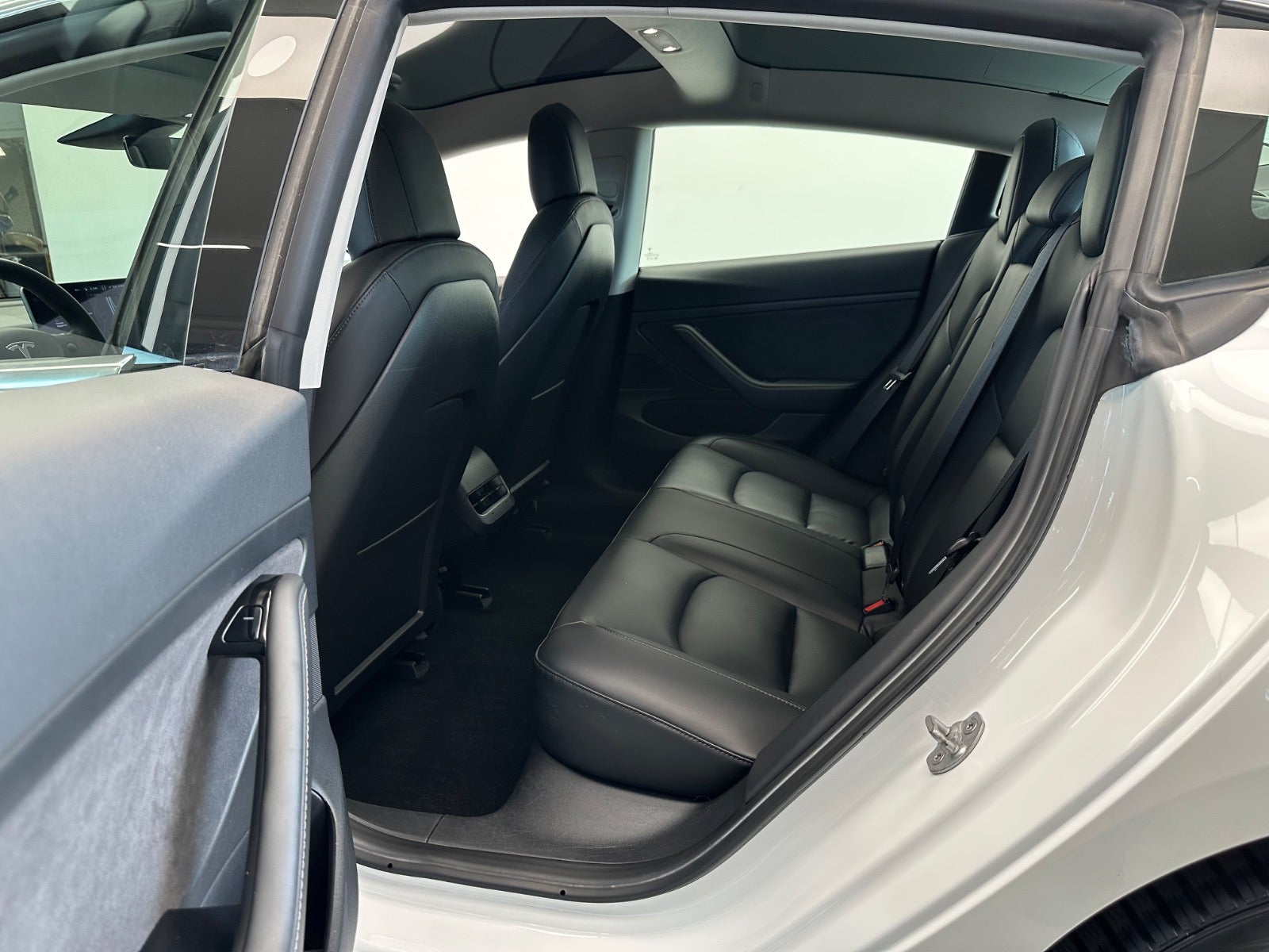 Tesla Model 3 Standard Range Plus, 325hk, 2020