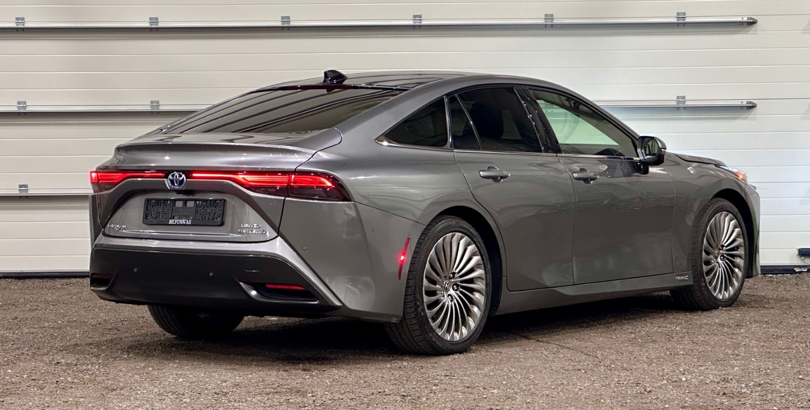 Toyota Mirai FuelCell, 182hp, 2021