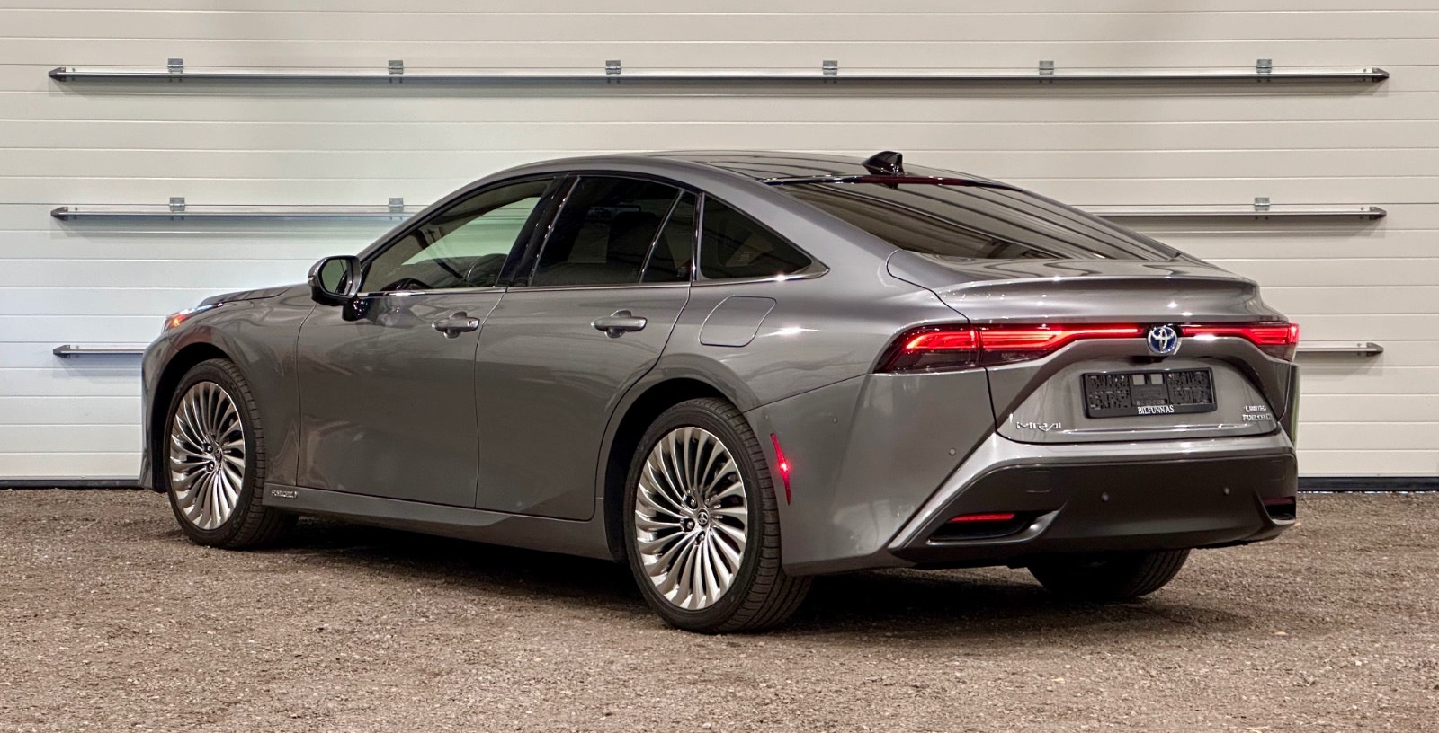 Toyota Mirai FuelCell, 182hp, 2021