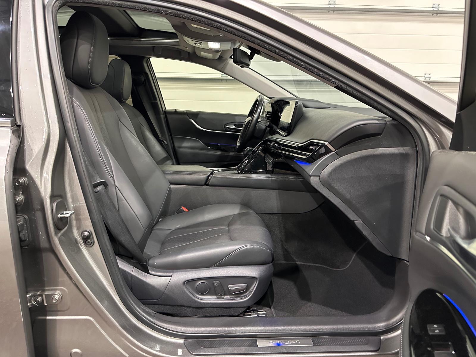 Toyota Mirai FuelCell, 182hp, 2021