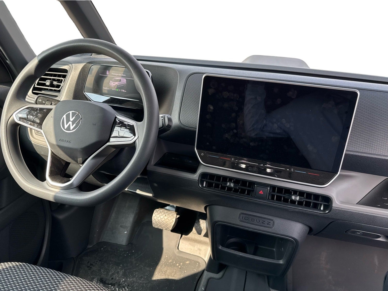 Volkswagen ID. Buzz Cargo 84 kWh, 286hp, 2025