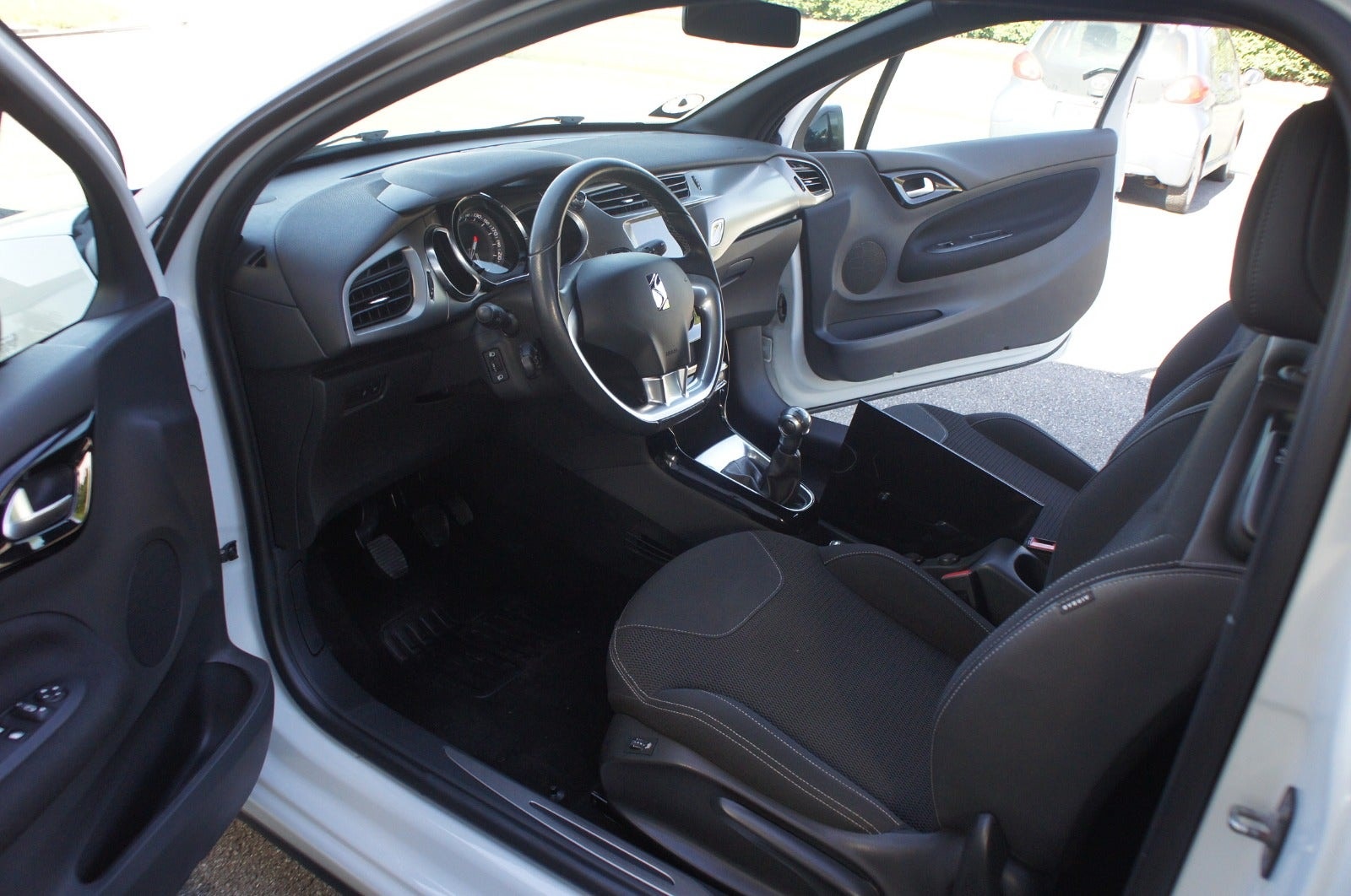 DS 3 1.6 BlueHDi Manual, 99hp, 2017