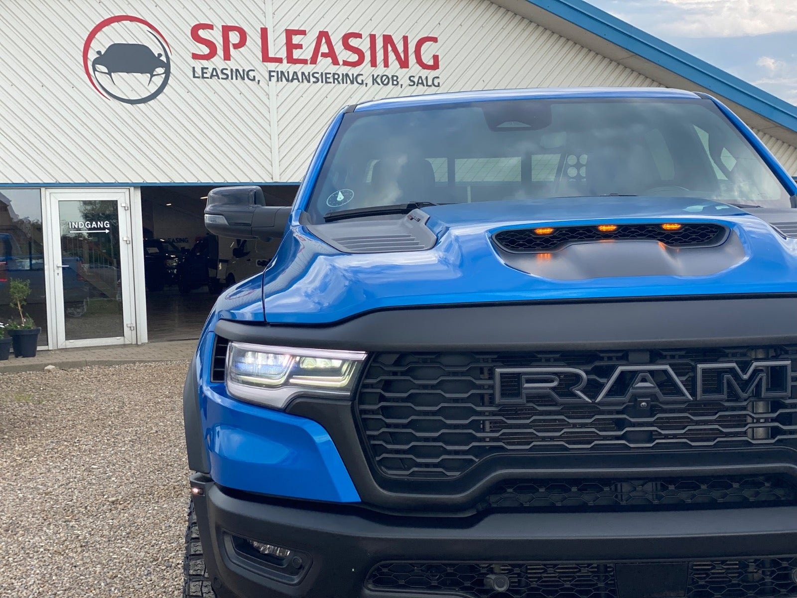RAM 1500 Crew Cab TorqueFlite, 8-trins, 548ps, 2025