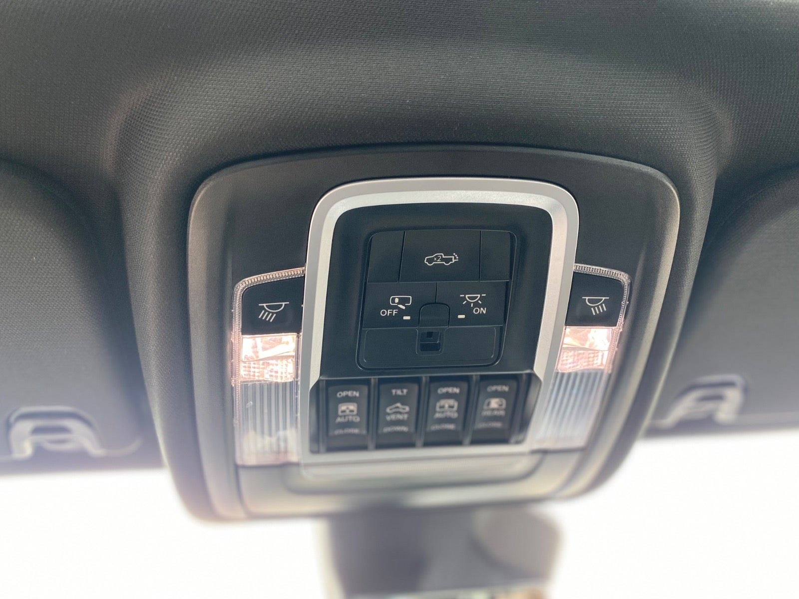 RAM 1500 Crew Cab TorqueFlite, 8-trins, 548ps, 2025