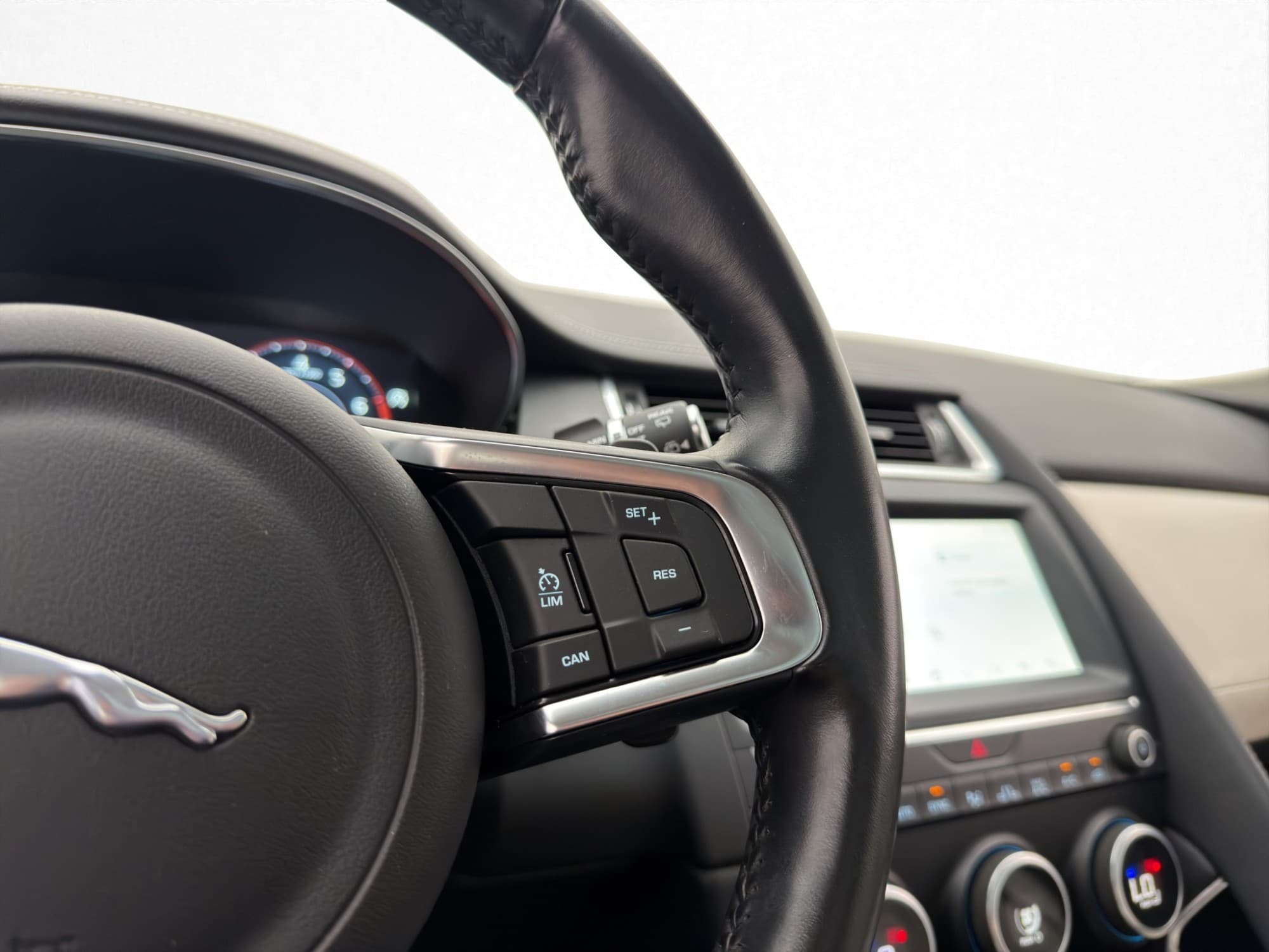 Jaguar E-Pace P250 AWD Automatic, 9-trins, 249ps, 2018