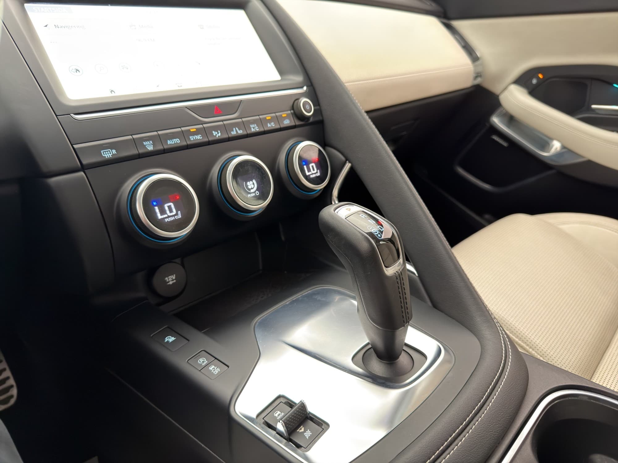 Jaguar E-Pace P250 AWD Automatic, 9-trins, 249ps, 2018