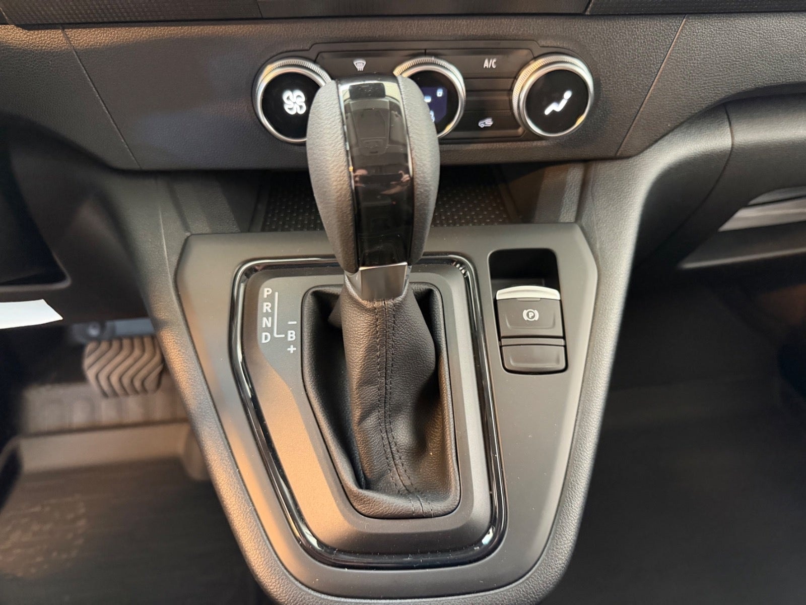 Renault Kangoo E-Tech, 122ps, 2026
