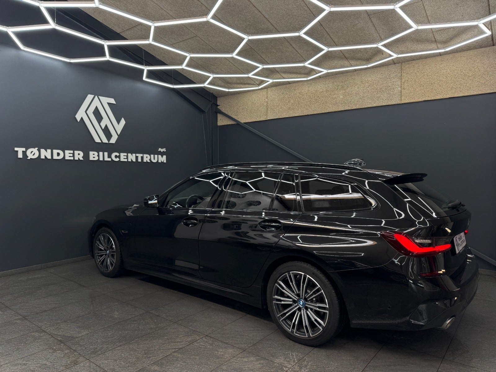 BMW 330e Touring Steptronic, 292hk, 2022
