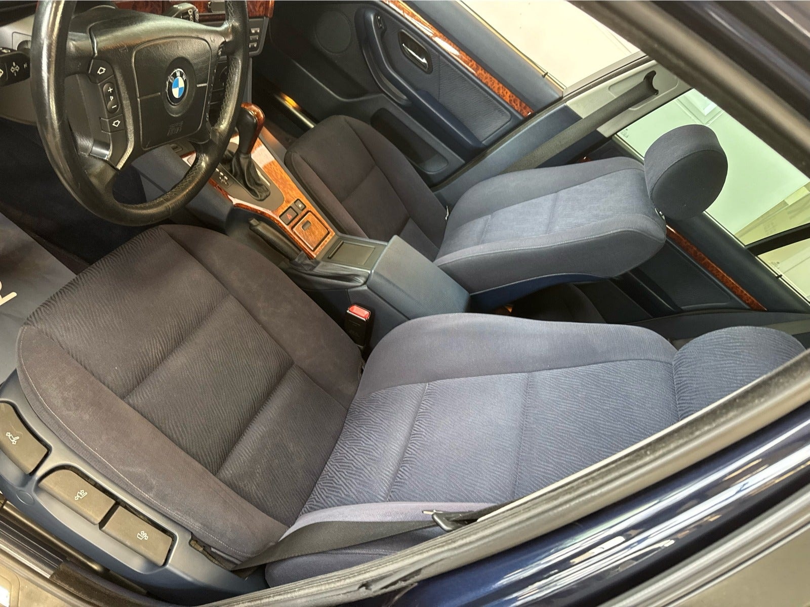 BMW 523i Sedan Automatic, 5-trins, 170ps, 1999