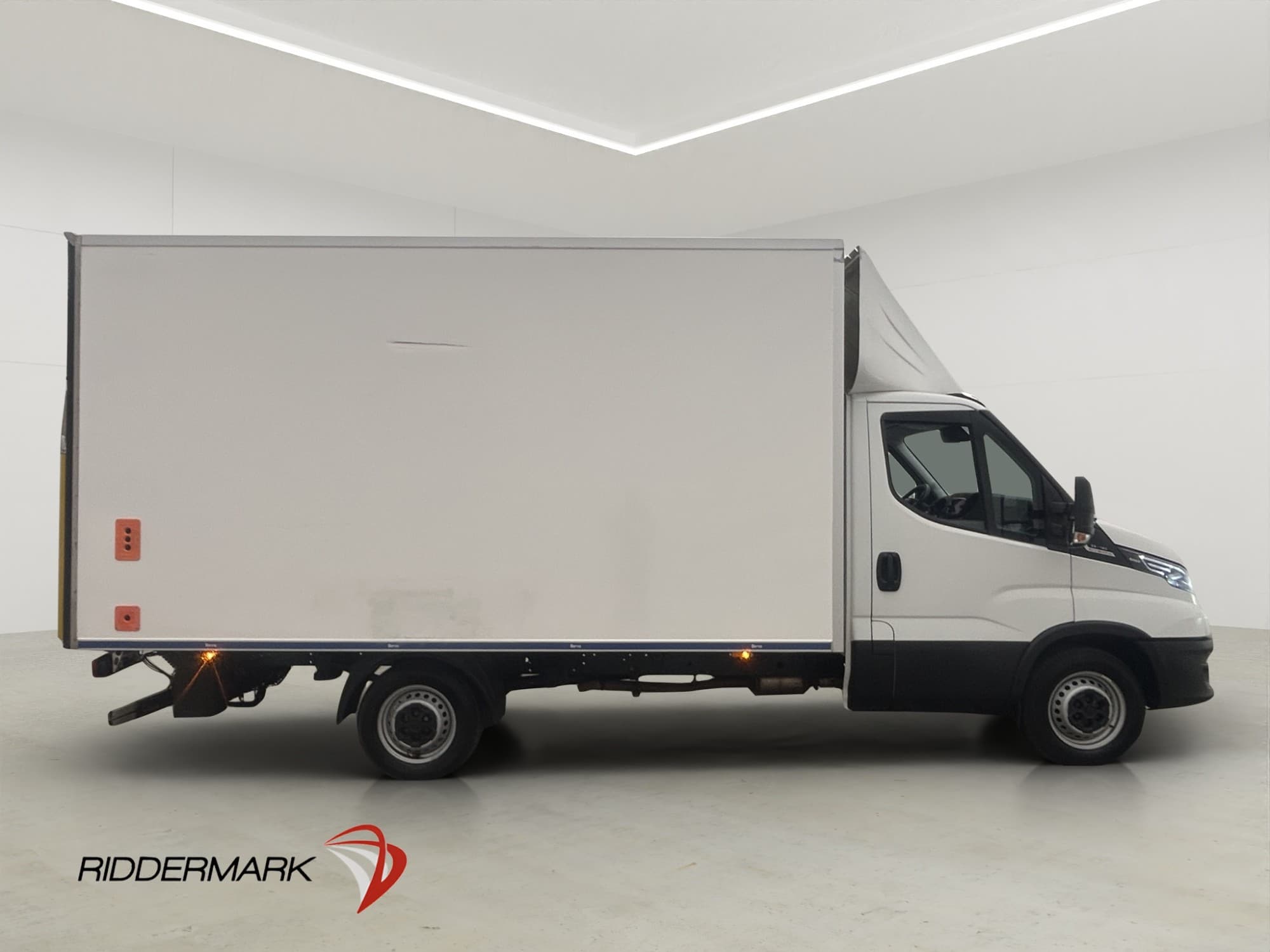 Iveco Daily 35-160 Chassis Cab 2.3 JTD Hi-Matic, 156hp, 2022