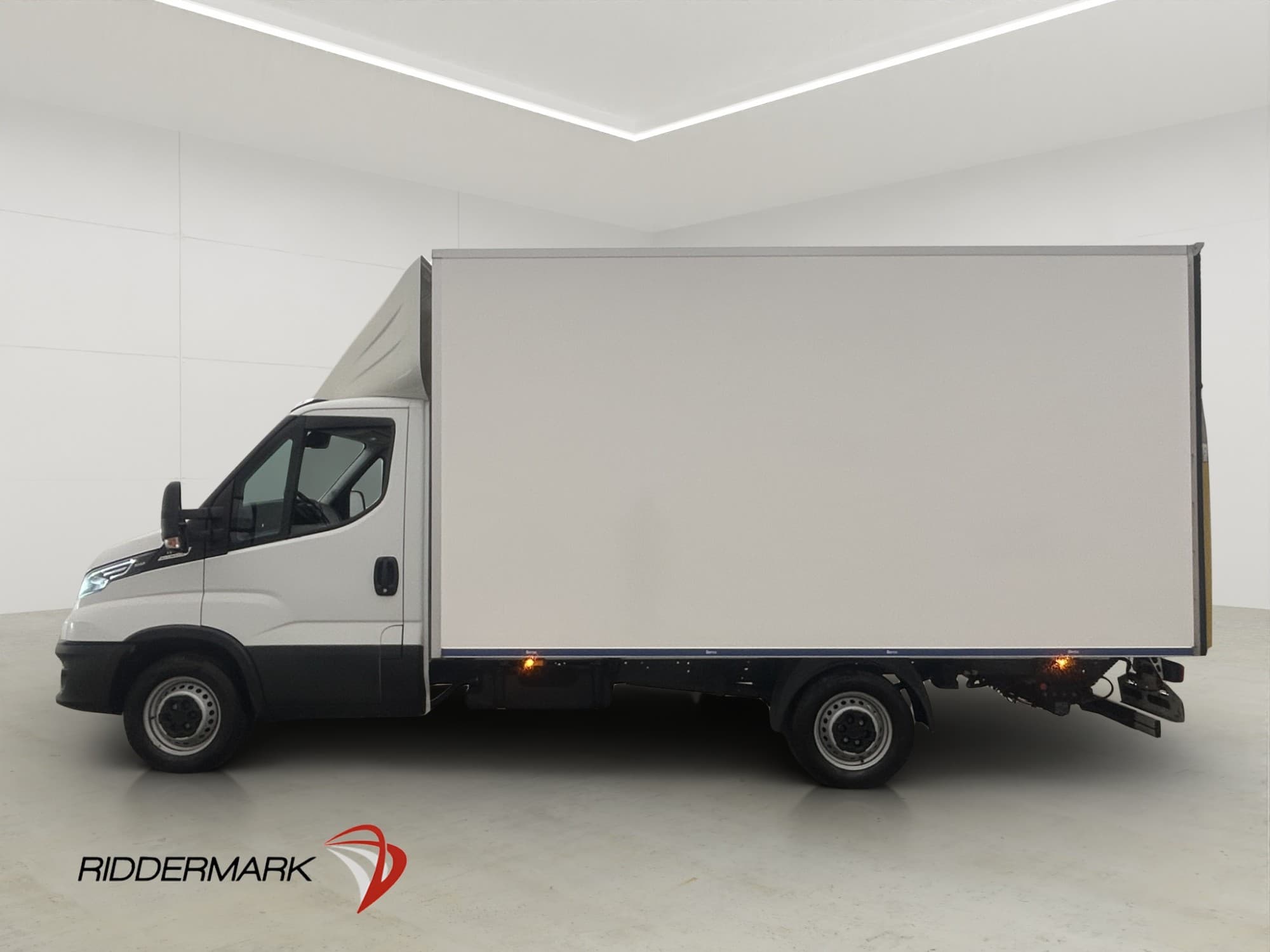 Iveco Daily 35-160 Chassis Cab 2.3 JTD Hi-Matic, 156hp, 2022