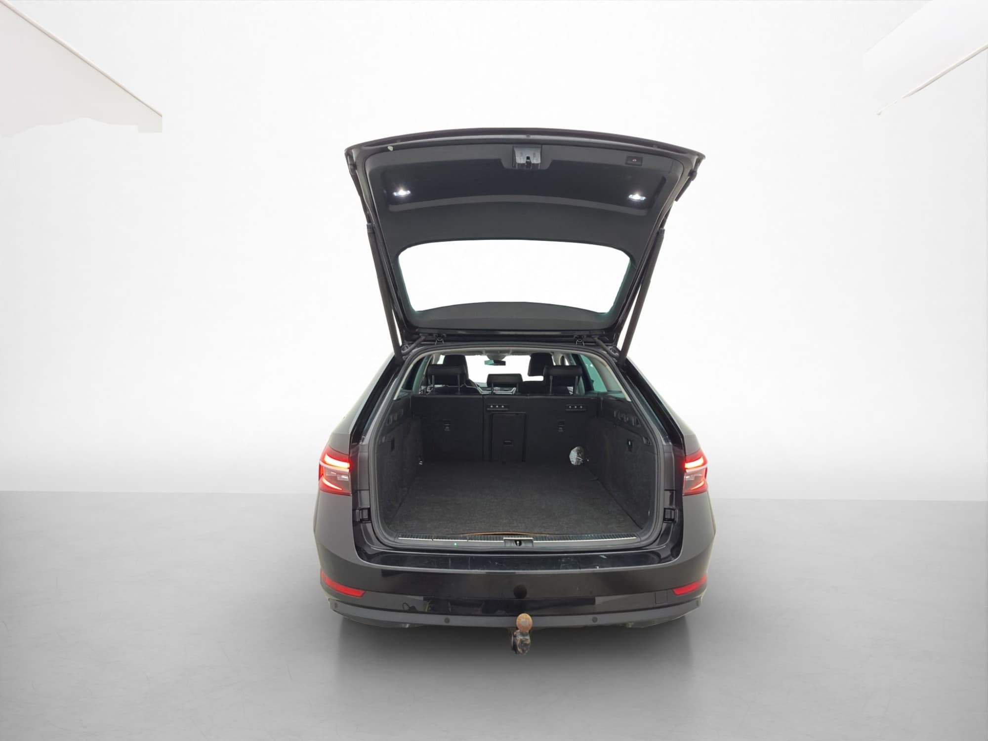 Škoda Superb iV Combi 1.4 TSI iV DSG Sequential, 218hp, 2020