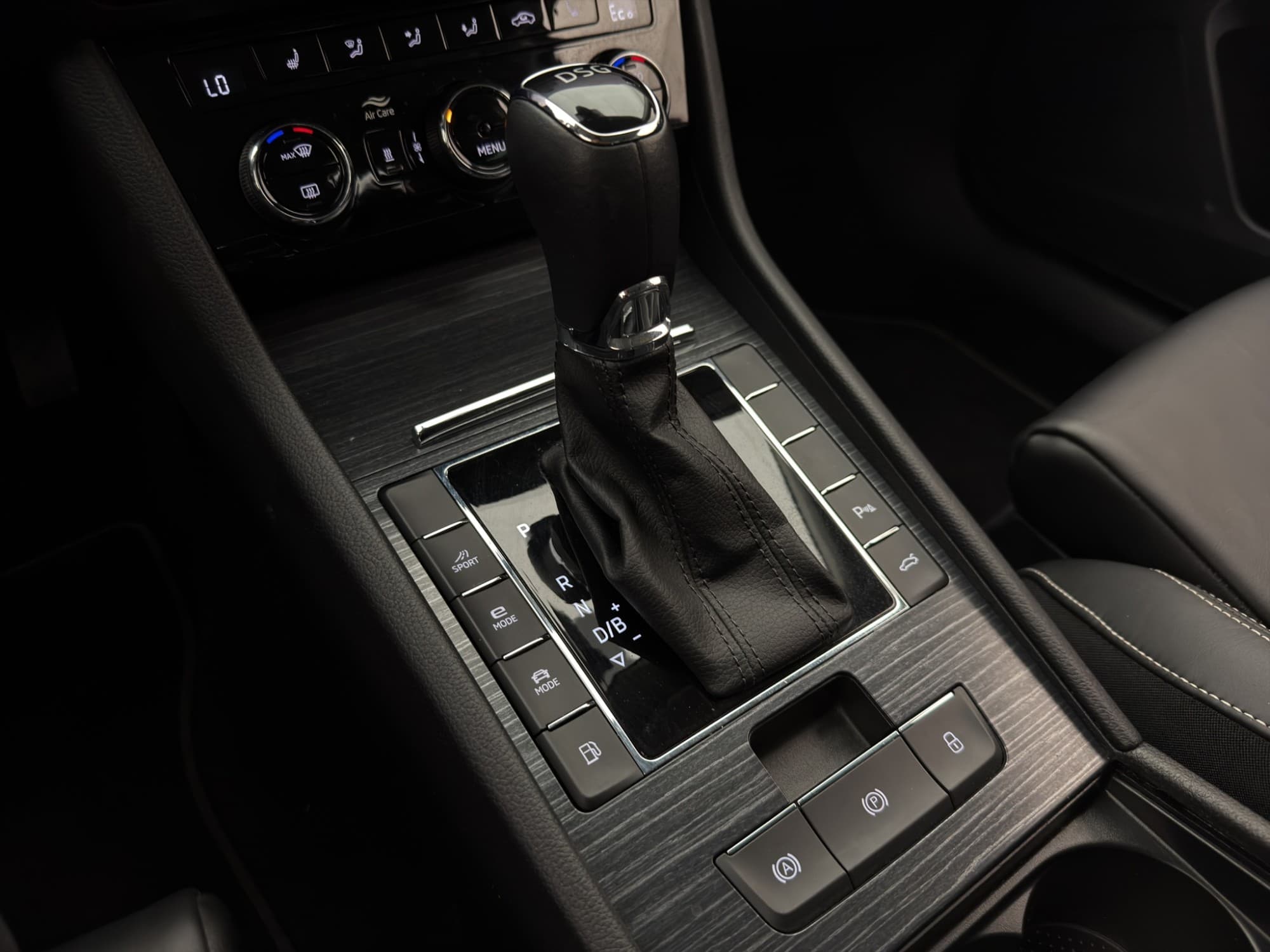 Škoda Superb iV Combi 1.4 TSI iV DSG Sequential, 218hp, 2020