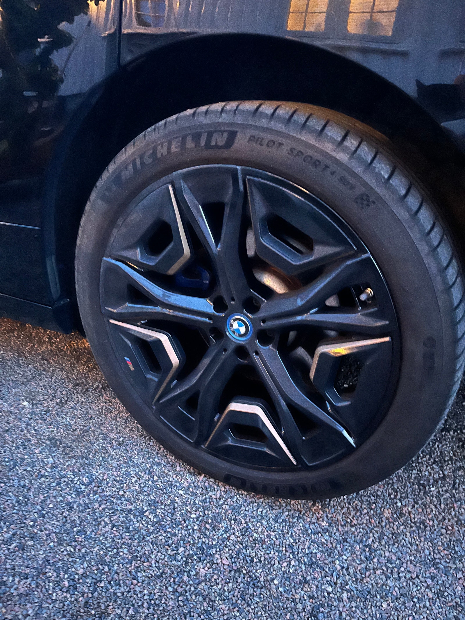 BMW iX xDrive50, 524hk, 2023