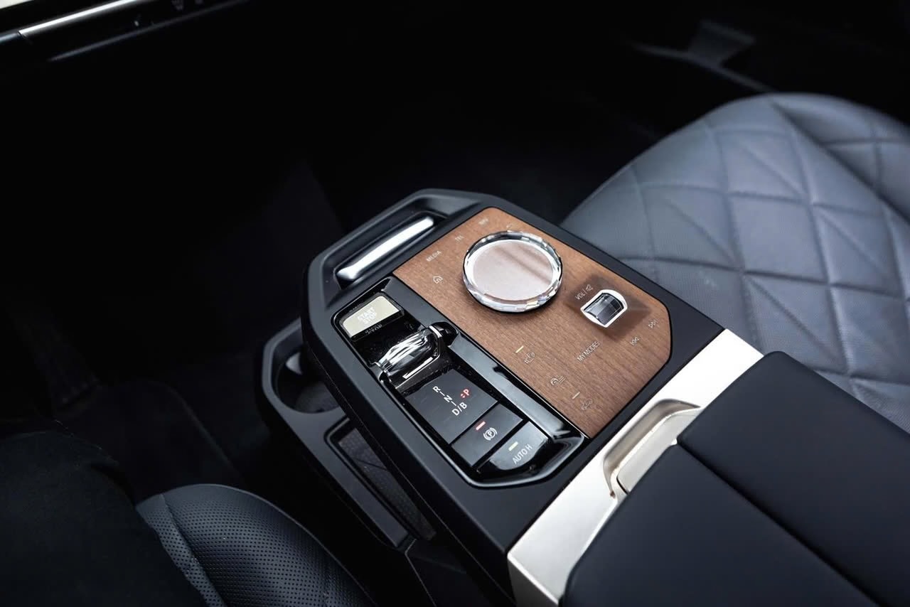 BMW iX xDrive50, 524hk, 2023