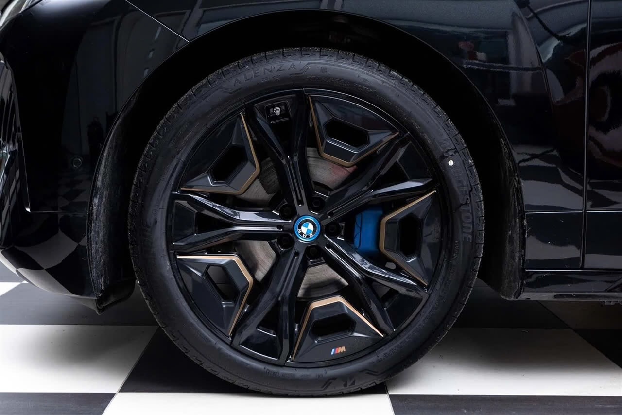BMW iX xDrive50, 524hk, 2023