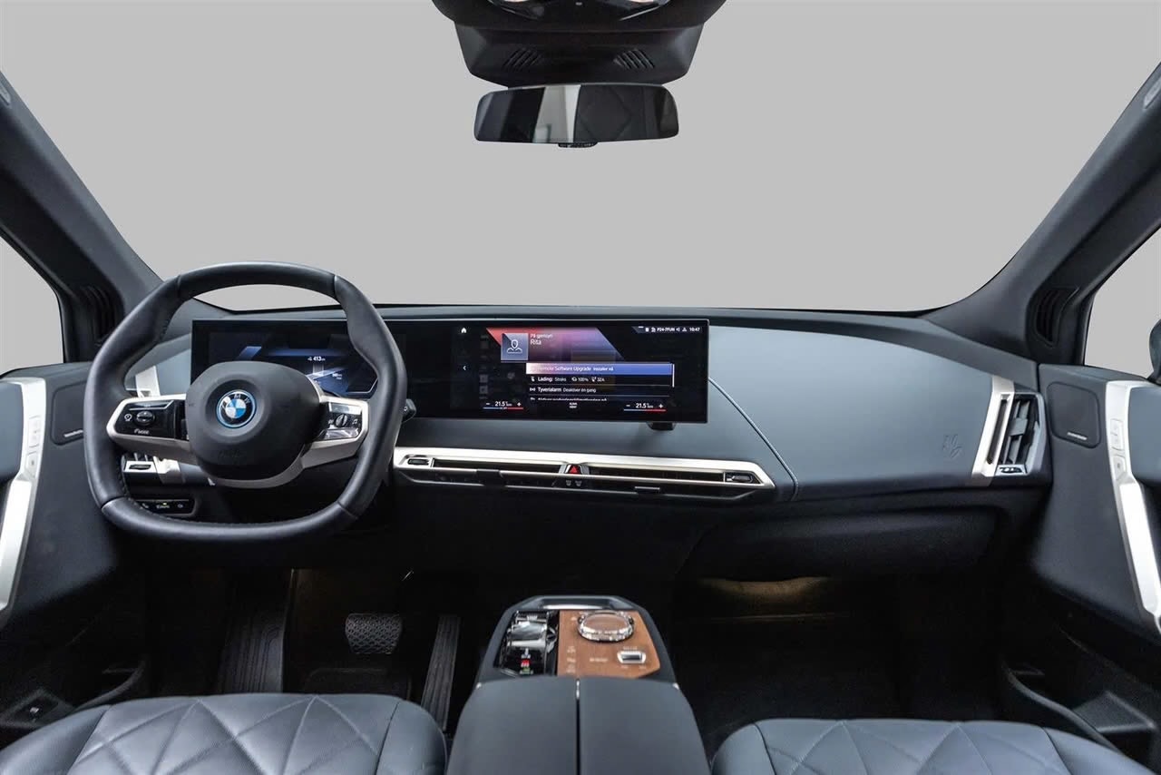 BMW iX xDrive50, 524hk, 2023