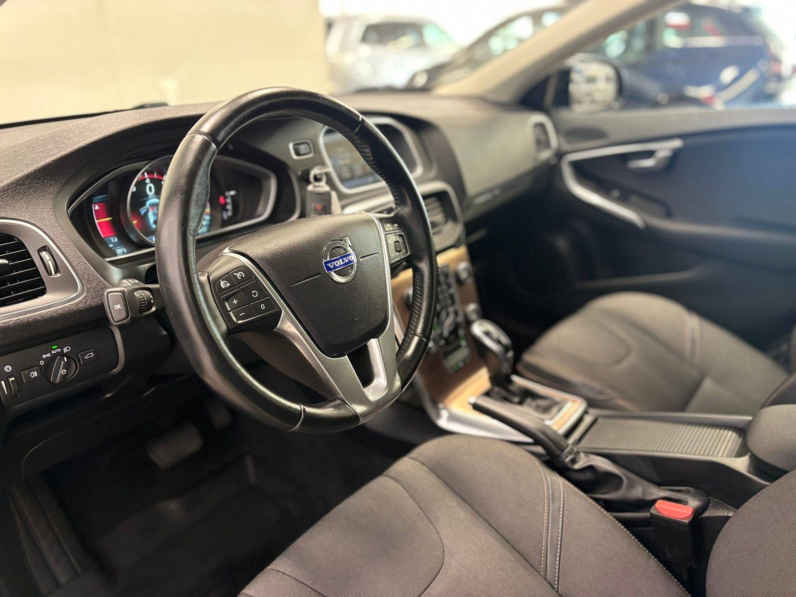 Volvo V40 Cross Country T4 AWD Geartronic, 6-trins, 180ps, 2014