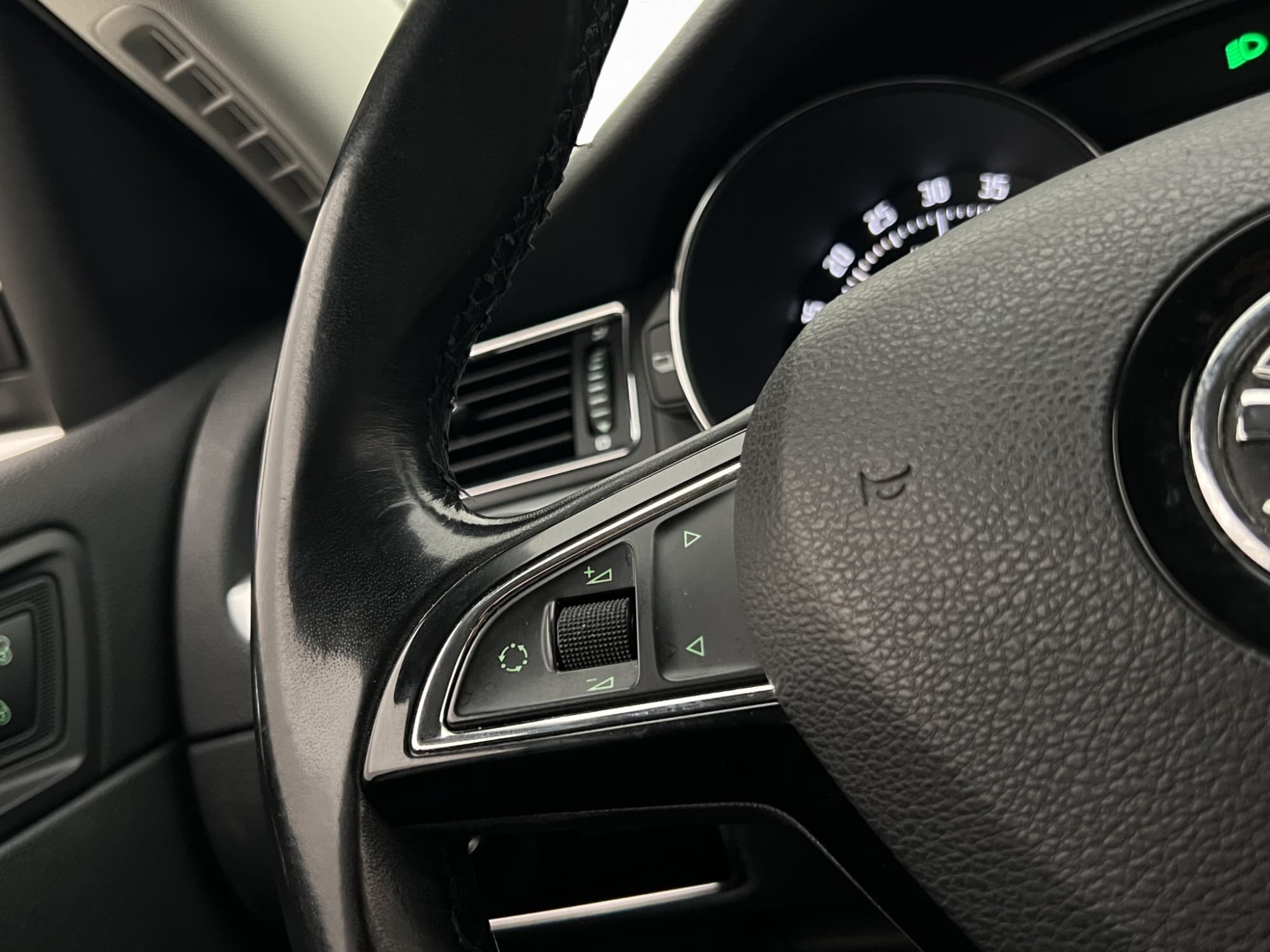 Škoda Superb Combi 2.0 TDI 4x4 DSG Sequential, 6-trins, 170ps, 2015