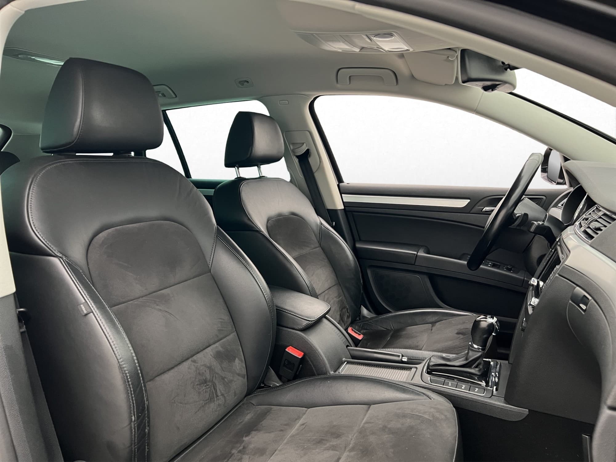 Škoda Superb Combi 2.0 TDI 4x4 DSG Sequential, 6-trins, 170ps, 2015