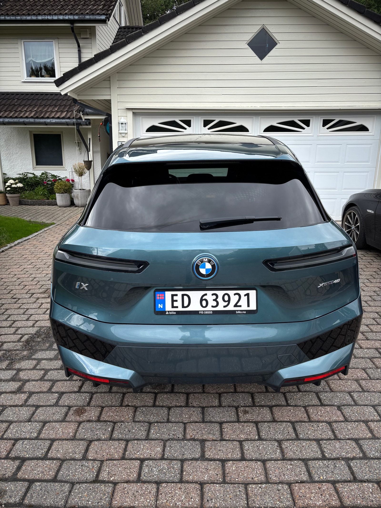 BMW iX xDrive40, 326ps, 2022