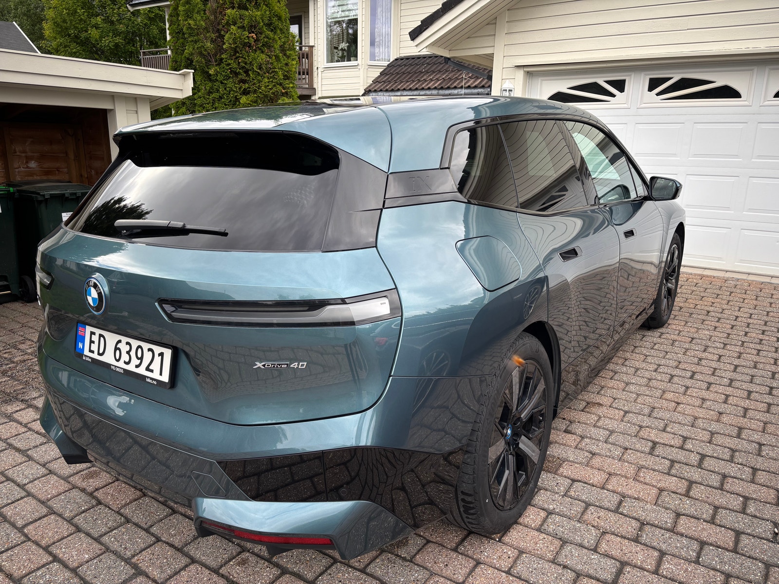 BMW iX xDrive40, 326ps, 2022