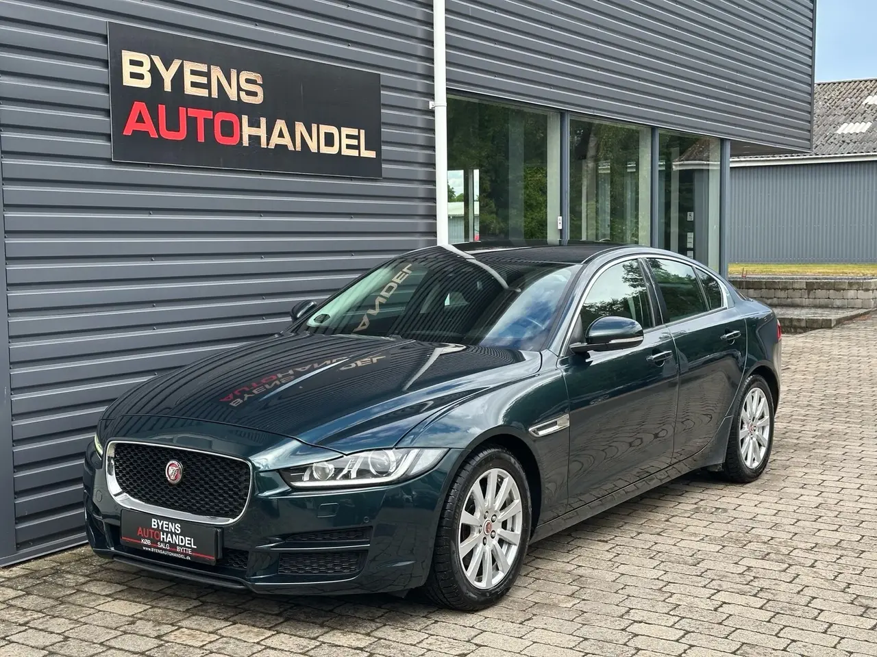 Jaguar XE 20d Automatic, 180hp, 2017