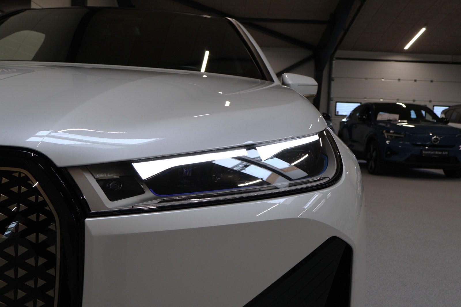 BMW iX xDrive40, 326hp, 2022