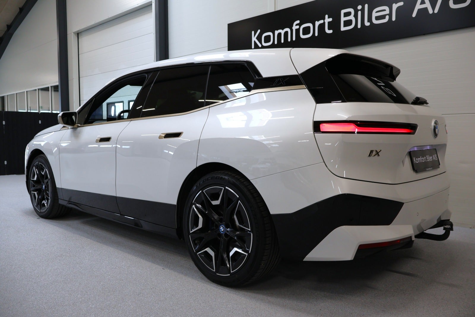 BMW iX xDrive40, 326hp, 2022