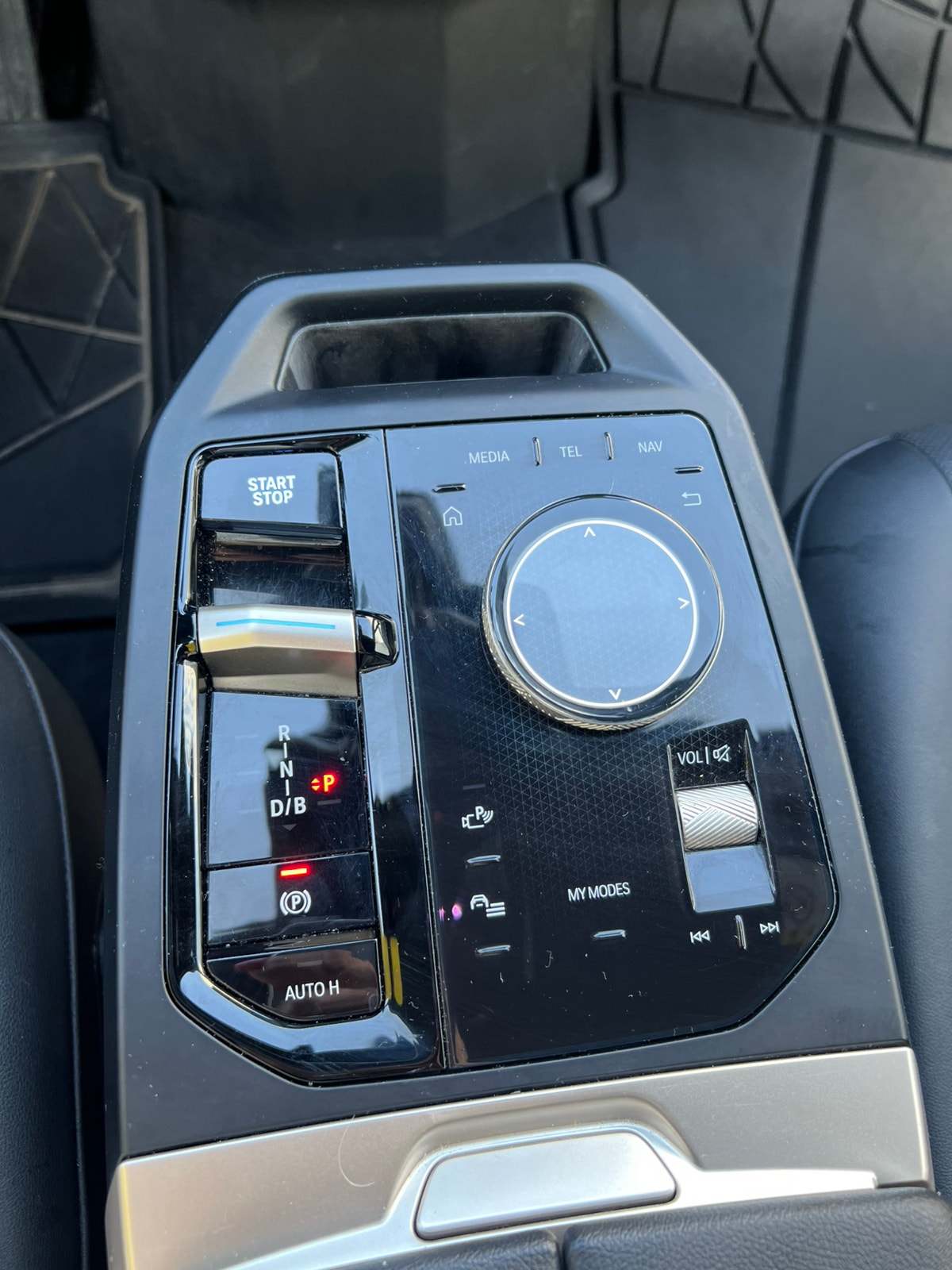 BMW iX xDrive40, 326hk, 2023
