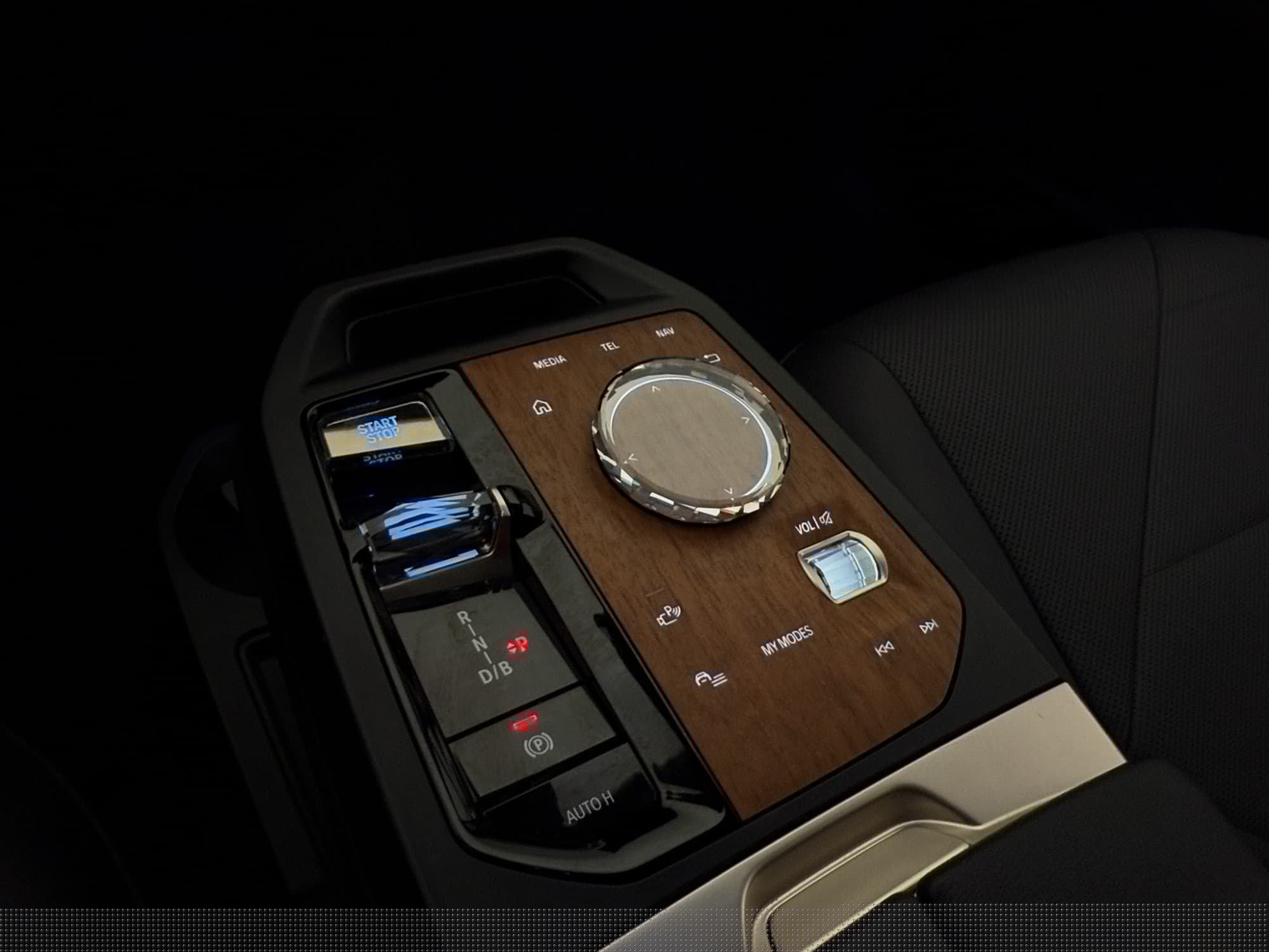 BMW iX xDrive40, 326ps, 2022