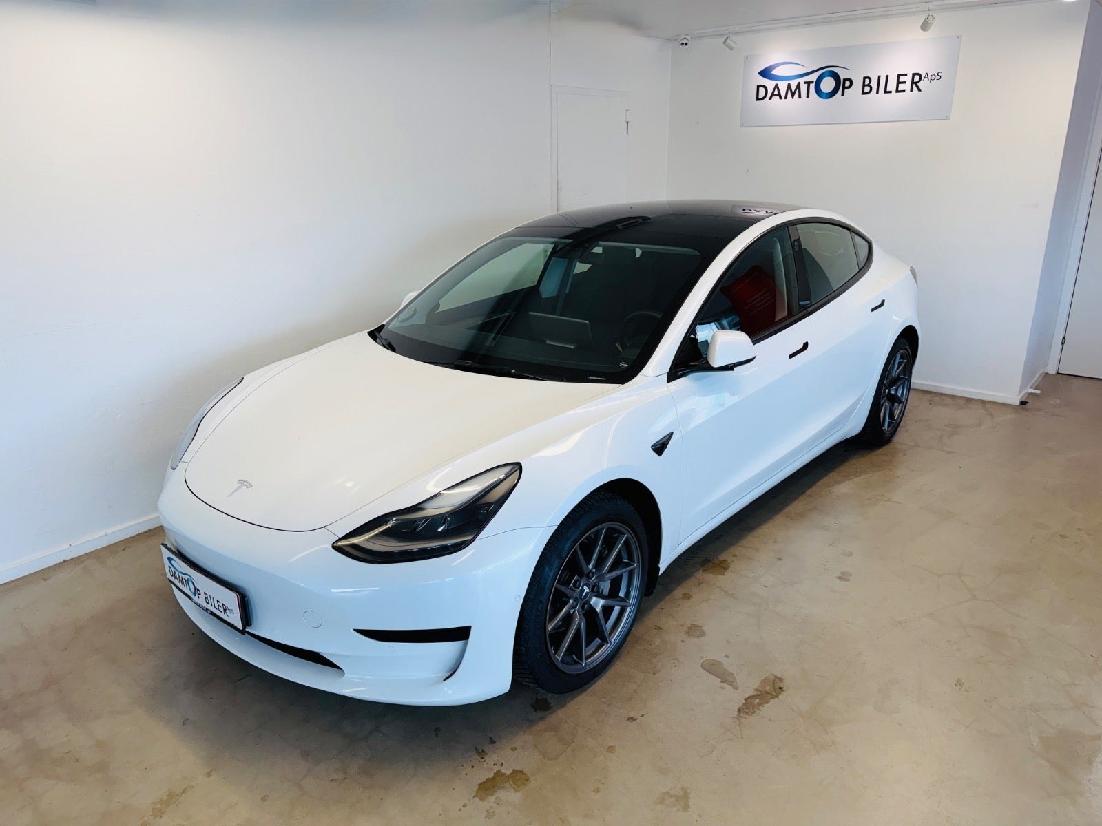 Tesla Model 3 Standard Range Plus, 325ps, 2021