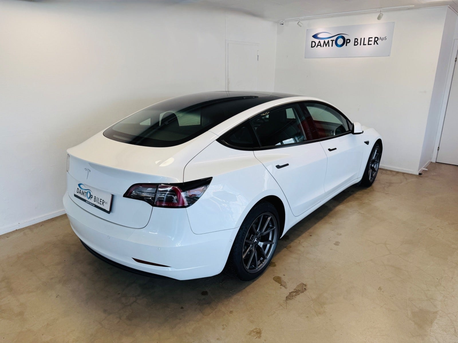 Tesla Model 3 Standard Range Plus, 325ps, 2021
