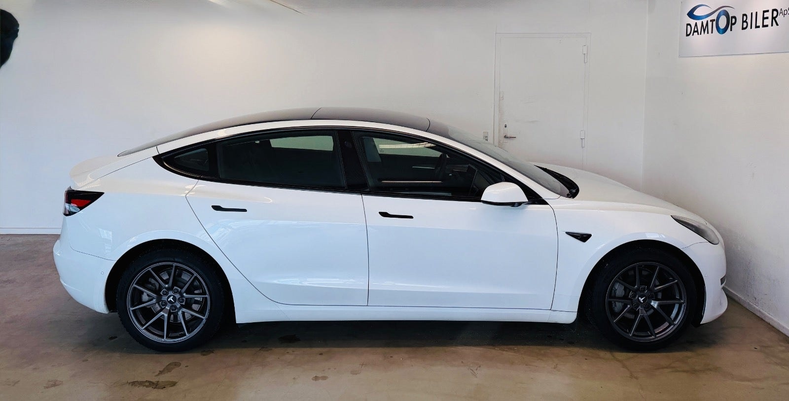 Tesla Model 3 Standard Range Plus, 325ps, 2021