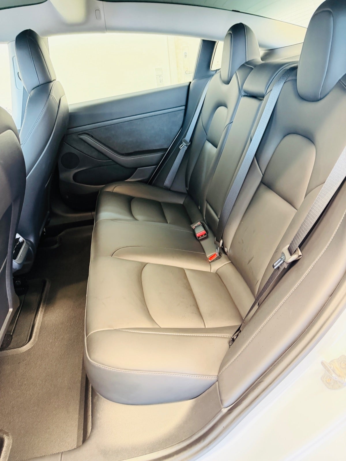 Tesla Model 3 Standard Range Plus, 325ps, 2021