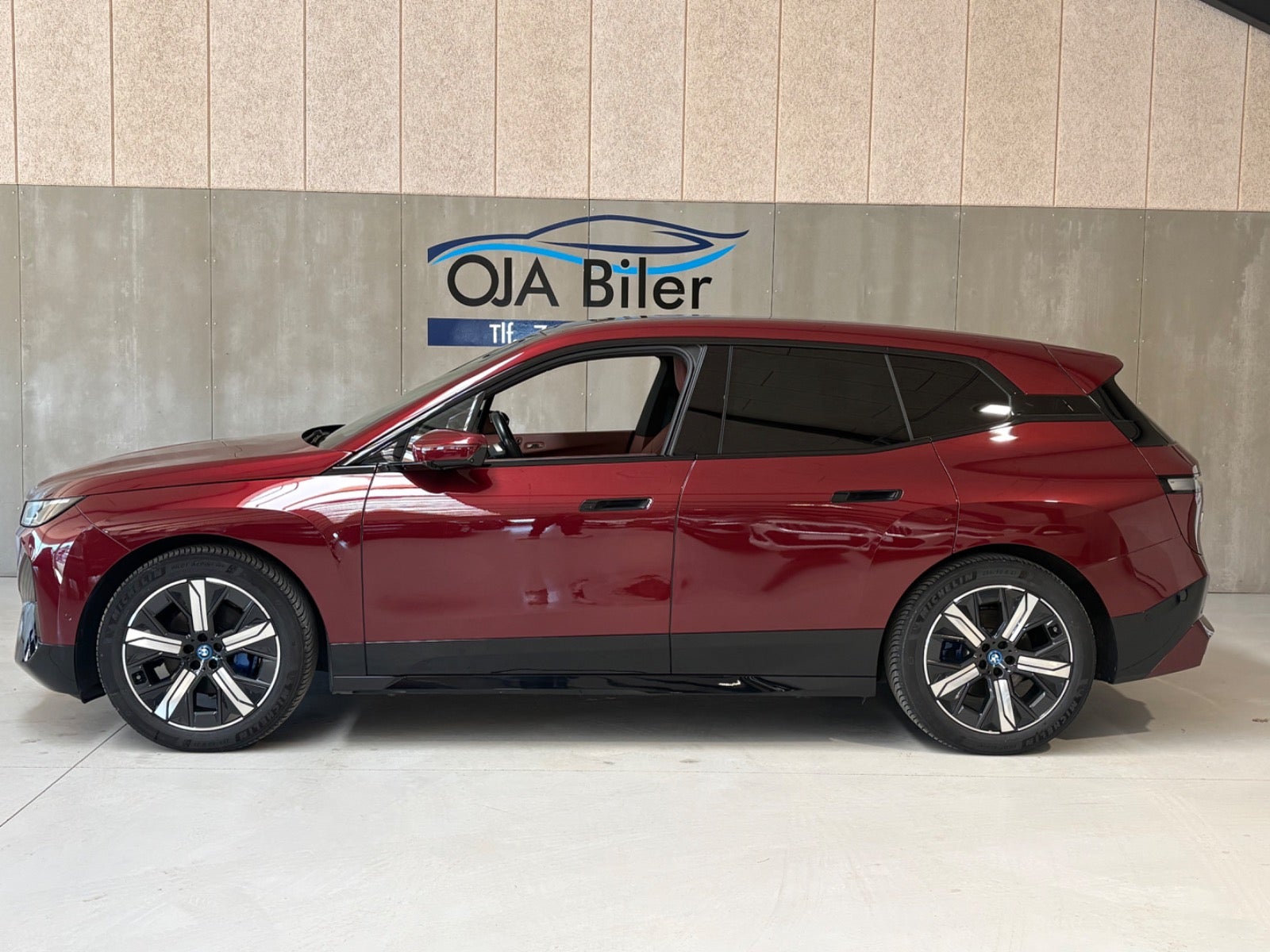 BMW iX xDrive50, 524hp, 2022