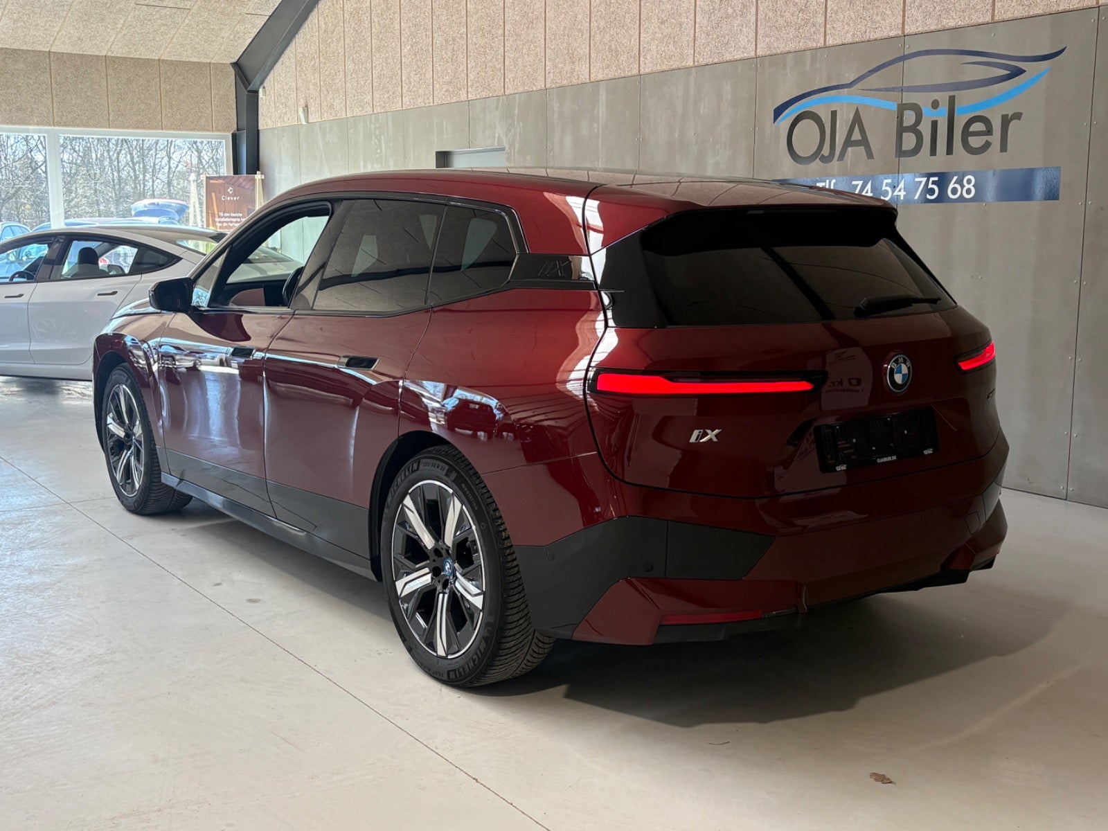 BMW iX xDrive50, 524hp, 2022