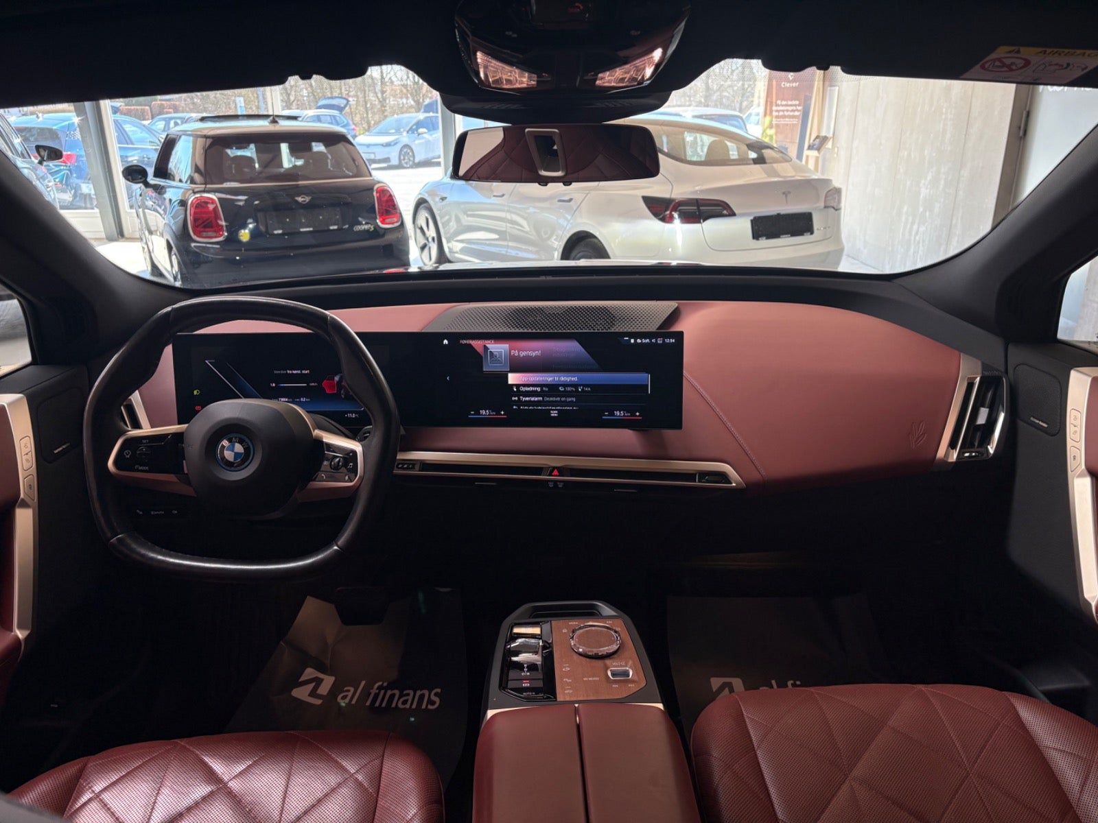 BMW iX xDrive50, 524hp, 2022