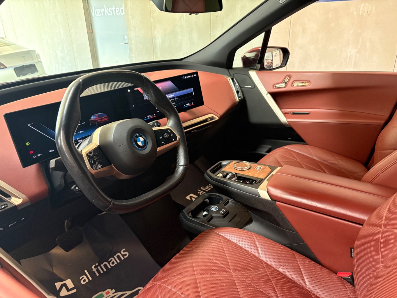 BMW iX xDrive50, 524hp, 2022