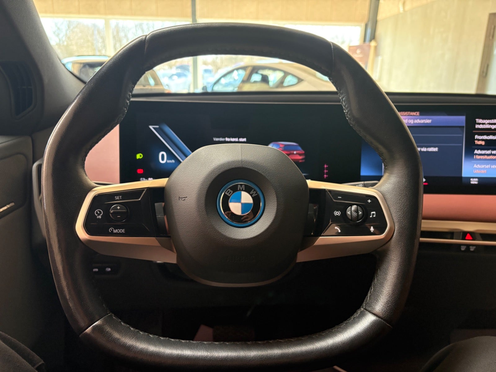 BMW iX xDrive50, 524hp, 2022