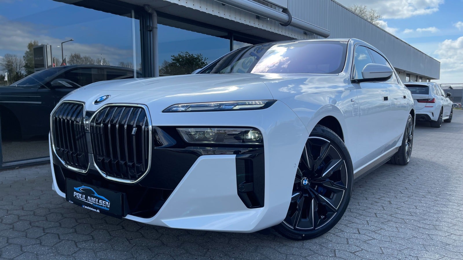 BMW i7 xDrive60, 544ps, 2023