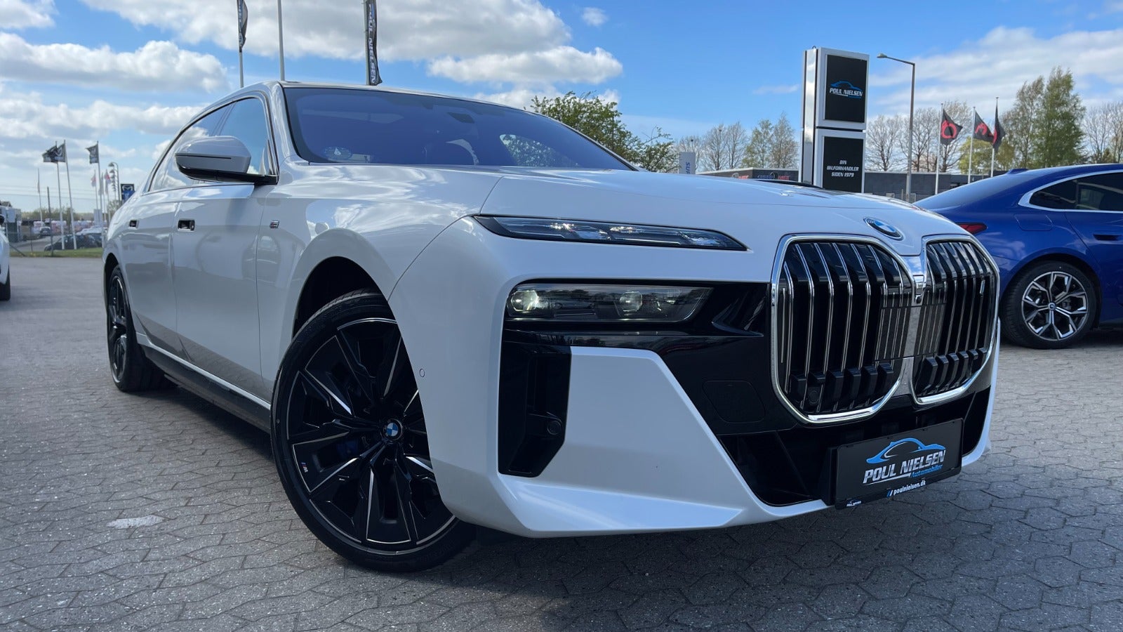 BMW i7 xDrive60, 544ps, 2023