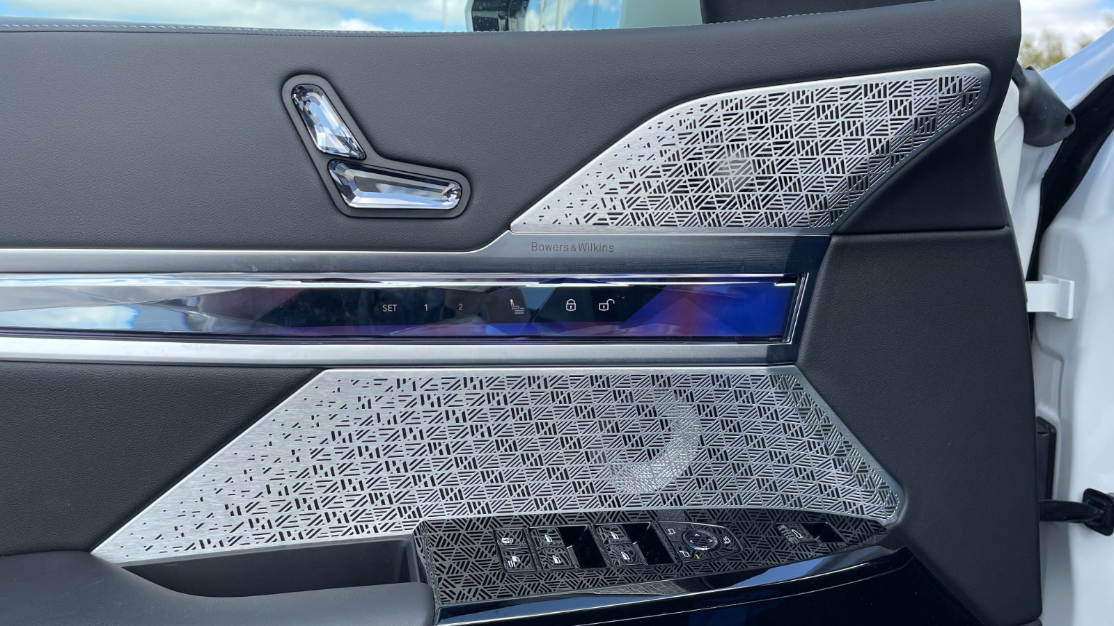 BMW i7 xDrive60, 544ps, 2023