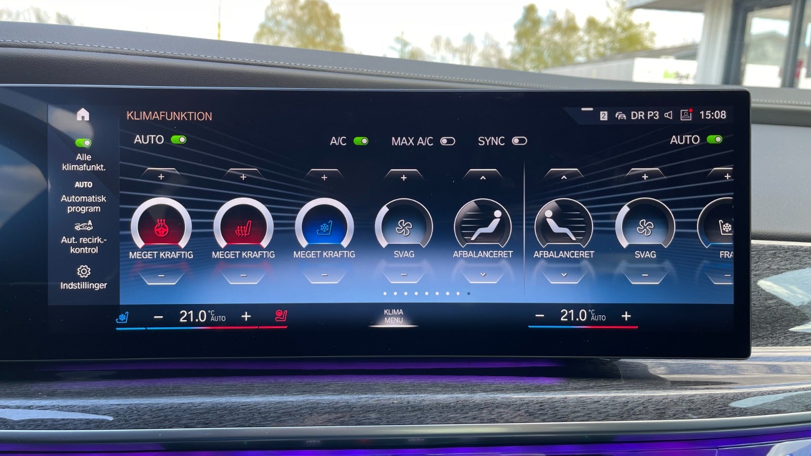 BMW i7 xDrive60, 544ps, 2023